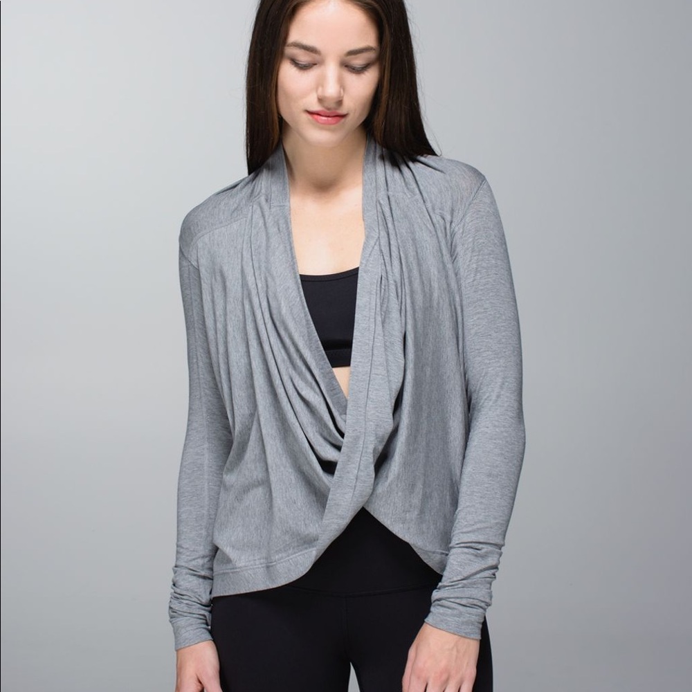 Lululemon size 6 wrap gray long sleeve blouse.